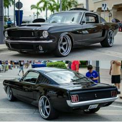 musclecarspics:  Pic via: @classicsfamily  _ ‘66 Mustang Fastback 🇺🇸! _ ➡️ #musclecarspictures ⬅️ _  #v8 #follow #1966 #ford #mustang #fastback
