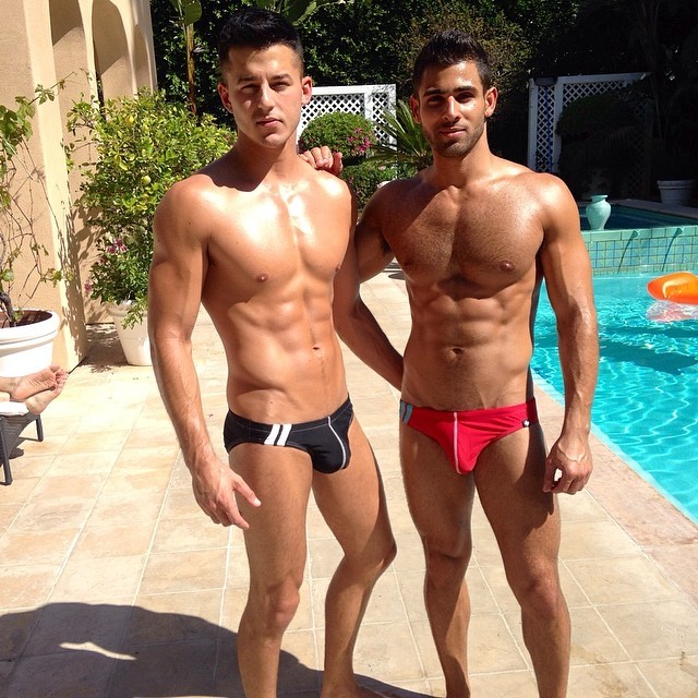 pablohernandezofficial:  Chilling by the pool at our new place 😃☀️🍹@murrayswanbyla