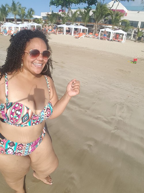 planetofthickbeautifulwomen2:  Thick Beauty Annie @ Showing Plus Size Confidence @ The Beach in Puerto Rico