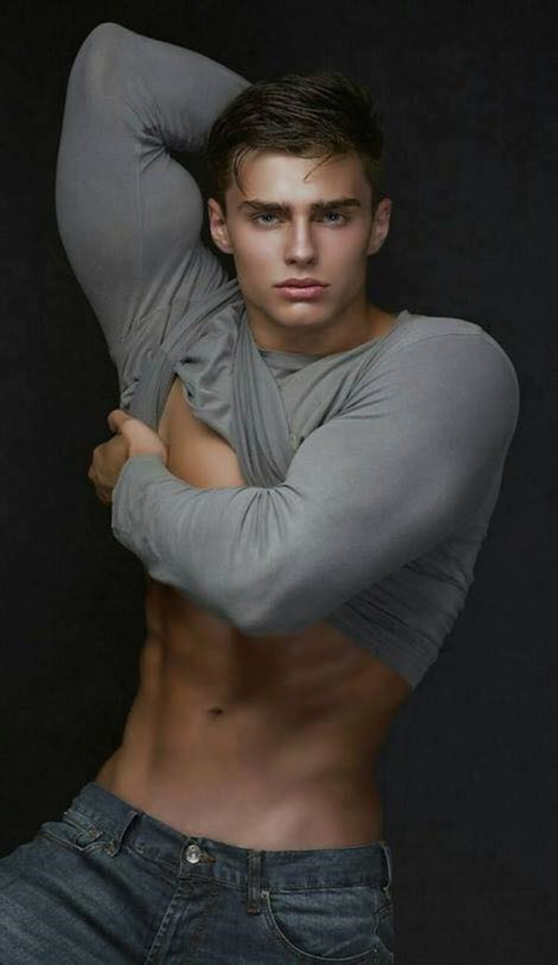 jaggedhal0:Roman Shlyakis