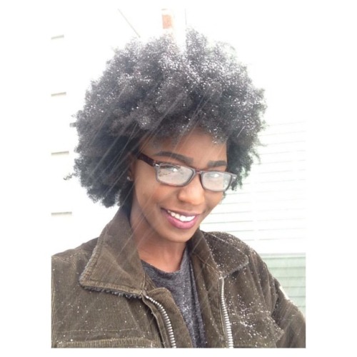 SNO FRO! ❄️#catchtheeznappz #naturalistas #naturalhair #blackisbeautiful #kinkyhair #coilyhair #curl