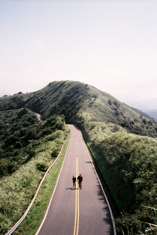 lvndscpe:  Holding | by Wsi Francis