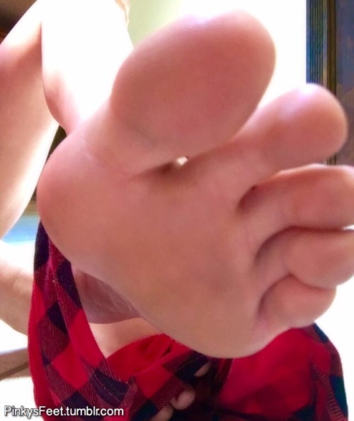 pinkysfeet: Patreon: www.patreon.com/Goddesscreations Wishlist: www.amazon.com/gp/re