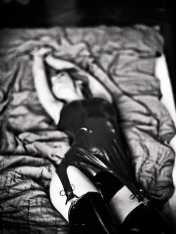 Latex-Stockings-In-Fashion:   Model: Aleksandra Wydrych (Laf Suicide)    Black Latex