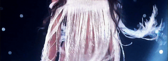 dollsofbeauty:  naomicampbellgifs:  Naomi Campbell @ VSFS 2003   Dolls