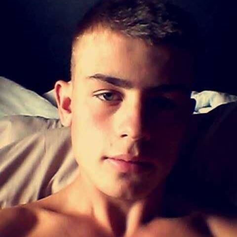 gimmiegoo2:  kingersdick:  Fit scally from Leeds with 7 inch dick   #spreadthelove #morewherethatcamefrom