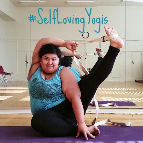 spacegoddessanu:  myhappyfat:big-gal-yoga:#SelfLovingYogis 14-Day Yoga Challenge with big-gal-yoga Day 8-14Sponsors: @personalrecordofficial @3rdstreetlegacy @stardancerdesigns Love this lady so much! Inspires me every day.  If she’s hosting a class,