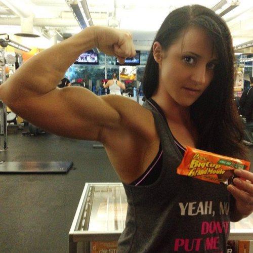 WE LOVE MUSCULAR GIRLS