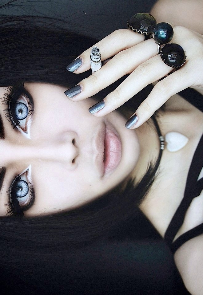 wylona-hayashi:No lipstick !  Repost