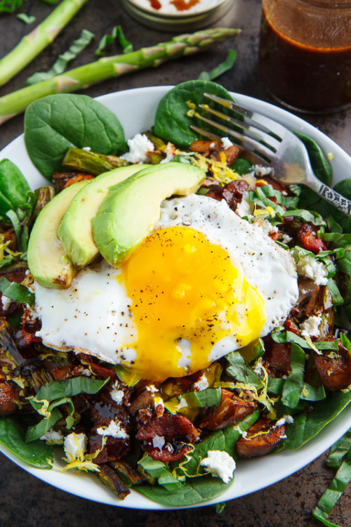 beautifulpicturesofhealthyfood:  Roast Asparagus and Mushroom Chicken Spinach Salad with Bacon, Avocado and Goat Cheese…RECIPE