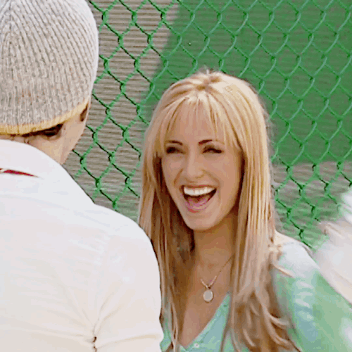 Gifs Mia Y Miguel ♡