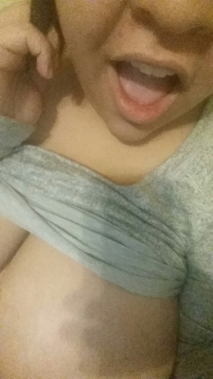 lifeofagrenade:  Just a chill night on the couch.