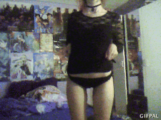 shatteredcastles:  wtf am i doing on a side note tho, this dress rocks  