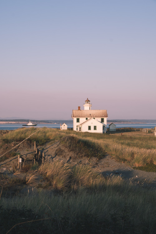 millivedder:Lighthouse Sunset 