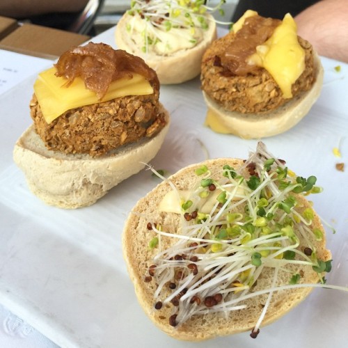 French onion sliders #greatsagevegan #greatsage #vegan