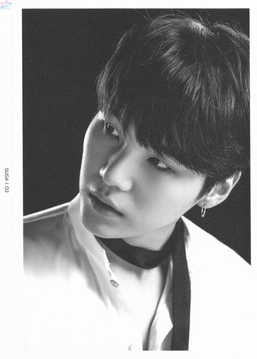 fkyeahsuga:FACE PHOTO COLLECTION scan© LOVE AS HOBBYDo not edit this in any way.
