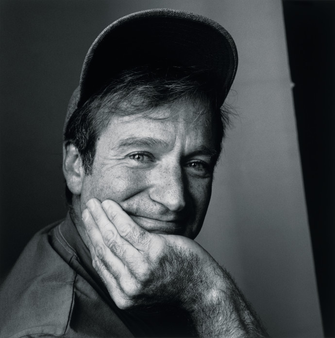 newyorker:
“ Robin Williams, New York, 1998. Photograph by Irving Penn © The Irving Penn Foundation
”
i see myself in his knuckles.