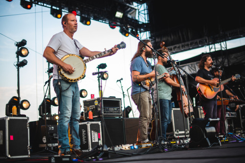 Country comes to the Big Apple as Greensky Bluegrass blaze their lasers across the New York Skyline 