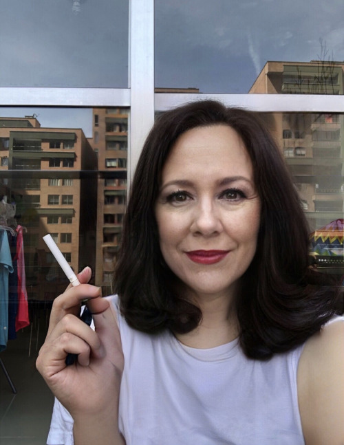 mariasmokeandfetish:…cigarette break and some photos on the balcony…… come in and leave me a greetin