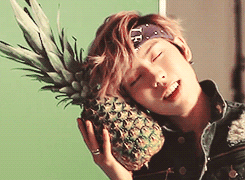 aigyu:  dongwoo and his pineapple     