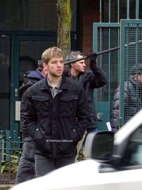 fyeahmaxthieriot:Max Thieriot filming Bates Motel in Vancouver.