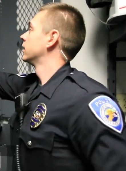 policecorps:  zoomintheroom:  Another Sexy Man in blue  Affirm