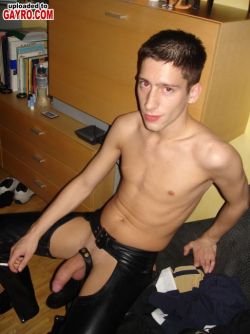 pozslutboi:  fucking beautiful boi in leather chaps having a smoke. just the way the world should be. 
