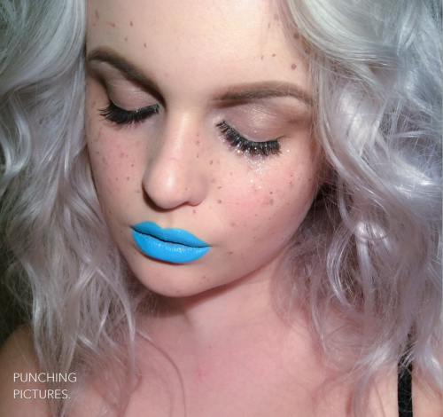 blue lipstick