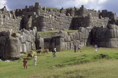 Natural Materials in Architecture By and large, the development and progress of architecture has dep