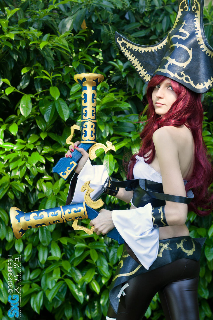 cosplayblog:  Miss Fortune from League of Legends  Cosplayer: KNamiPhotographer: