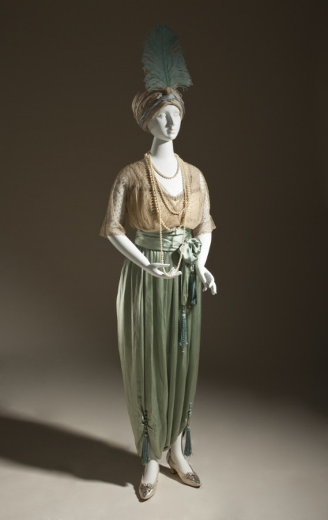 fashionsfromhistory:  Lounging Pajamas  Callot Soeurs c.1913 LACMA