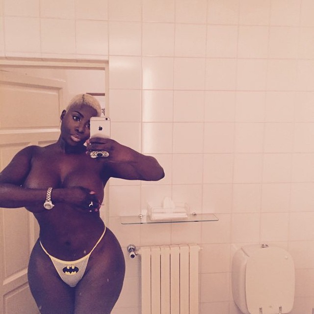 blacqknite:  Love chocolate curves mmmmmmmm