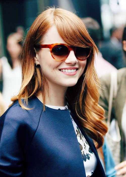 emstonesdaily:  Emma Stone outside the Good Morning America studios before an interview
