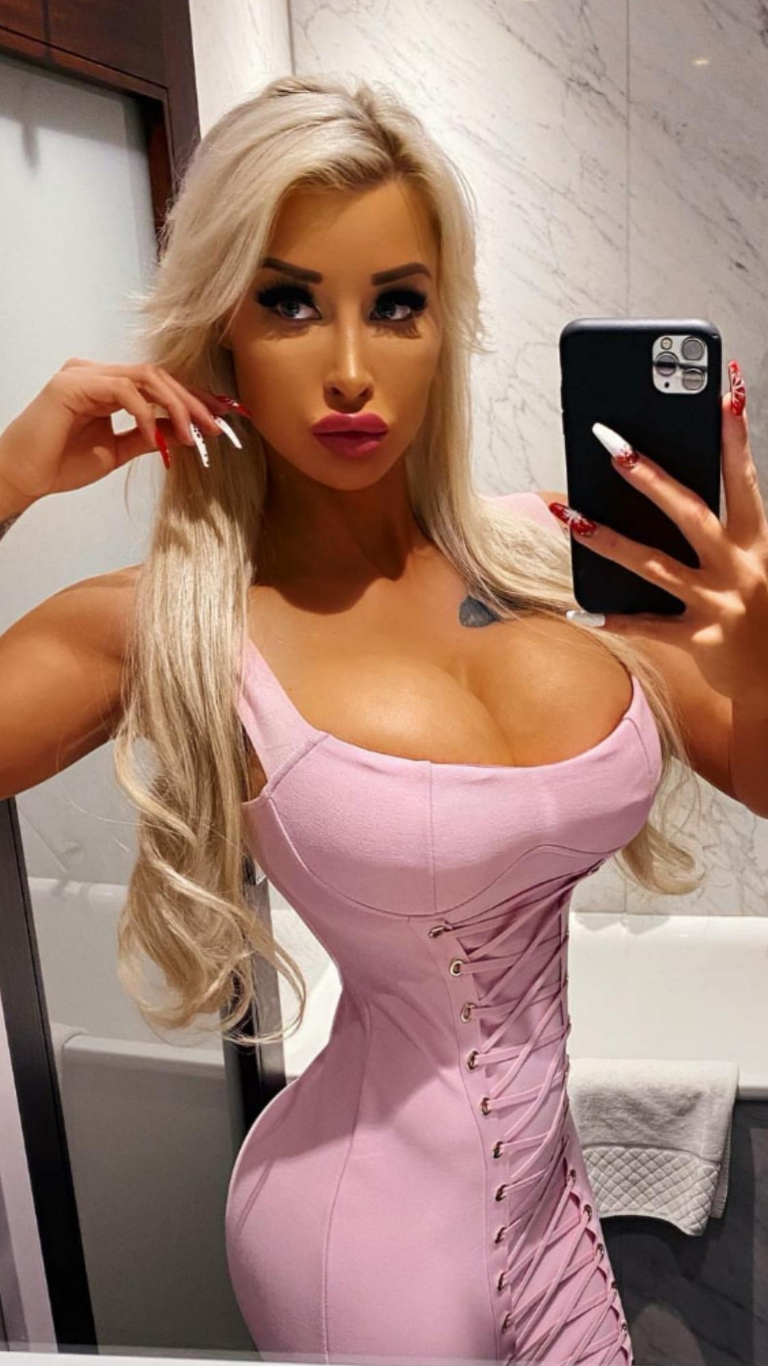 cumaddictwhore:anklebootswhore:bimbobarbieau:brainwashedbimbo:modern-femininity:dobadthingswithyou:Be Blonde , busty and love everything Pink !Excellent advice for all women :)light, fluffy and pink, i don’t need to thinkmy destiny bimbo pink, must