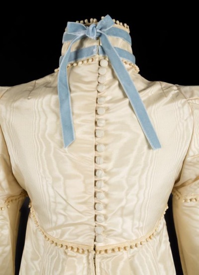 tomfordvelvetorchid-deactivated:Sharon Tates wedding dress