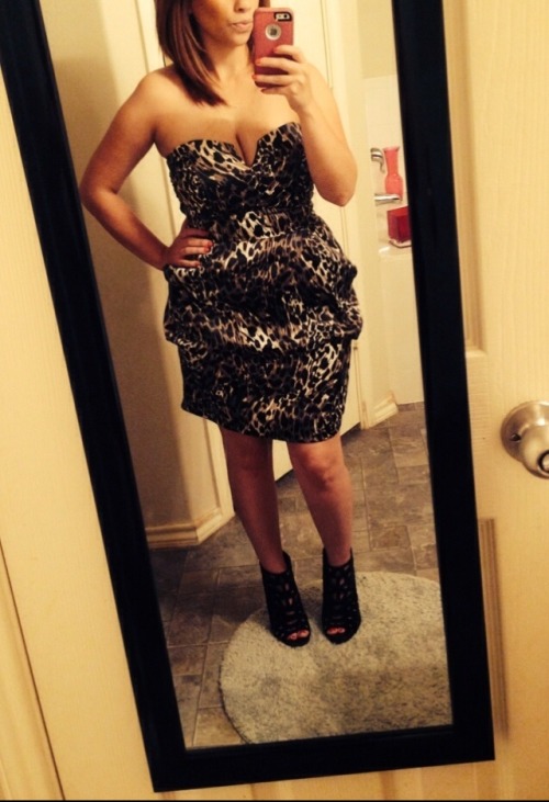 sweetparadise26:  ….. The prettiest dresses are meant to be ripped off 💋 #selfie