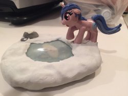 seaswirltheattentionhorse:  ask-seaswirl:  Whimsy (MOD): It’s almost time for Hearth’s Warming Eve, and for the occasion, my sister Dizzy Mint made me an amazing statue depicting a scene from my Hearth’s Warming 2012 update (wow, was it really