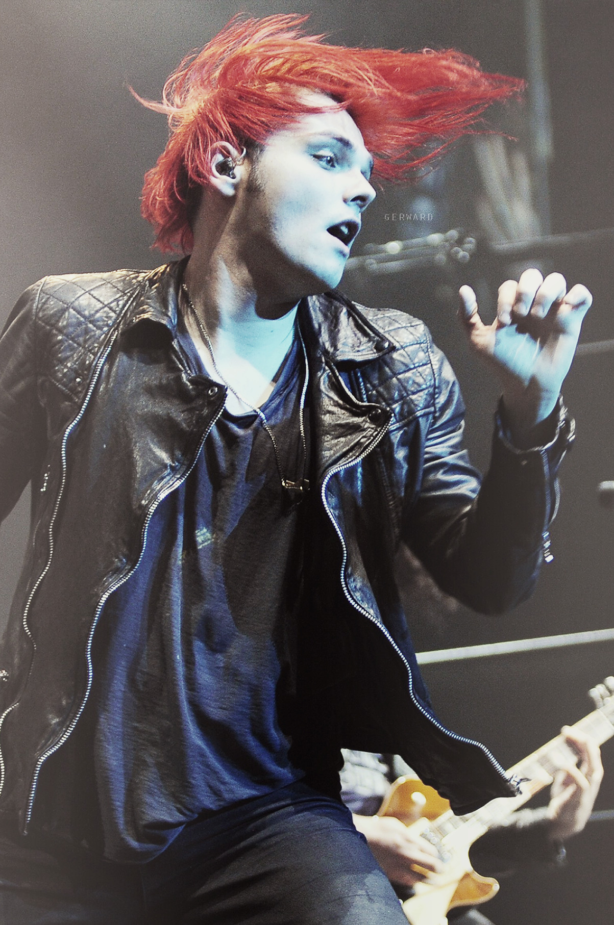 antimcrreposts:  gerward:  Live 105’s Not So Silent Night @ HP Pavilion, San Jose,