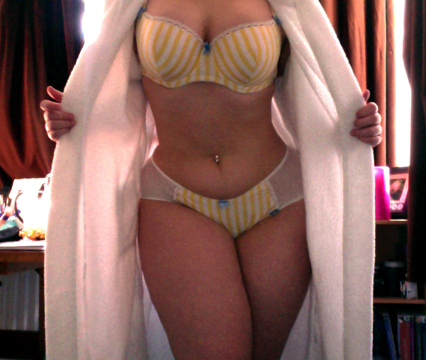 thickishot:  Meet hottest curvy thick women on this largest bbw dating site!
