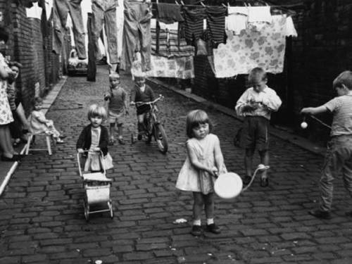 arabamolsamontgiymezdim:Shirley Baker