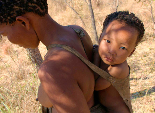 onlymychoyce:
“beautiesofafrique:
“ African ethnic group of the week: The Khoisan people (Khoikhoi and San people) found in Botswana, Nambia and South Africa
The Khoisan languages (also Khoesan or Khoesaan) are the languages of Africa that have click...