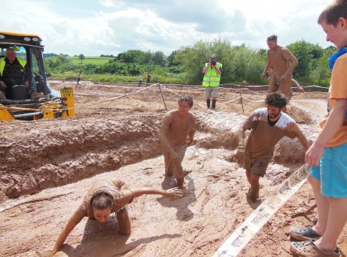 .The JCB Mud Run 2014. Those of you who follow on instagram (@xameliax) will know that last weekend 