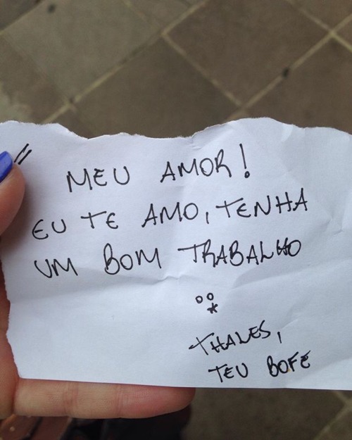 nativalma:  doiddinha:  lucas deveria escrever isso todo dia p mim ou pelo menos acordar as 6  Thales teu bofe