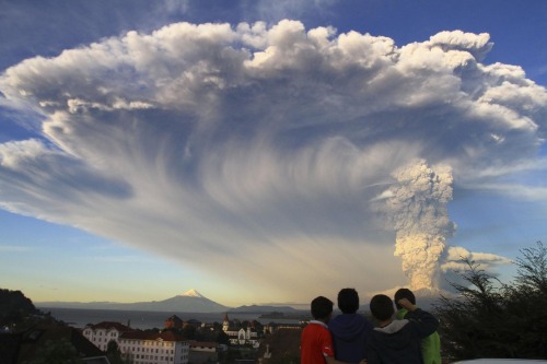 the-gasoline-station:  Chile’s Calbuco Volcano EruptsFirst eruption in 42 years results in huge ash cloud over mountainous area in south of countrySources: The Guardian / NBC News / The Telegraph / reddit /VideoGIF: The Gasoline Station
