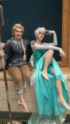 thecrazycorgilady:  thatsthat24:  thepsychoemoreport:  vivalajinkx:  Woah I actually really love this  Elsa can have me  ^^^^  my mind doesn’t know how to handle this