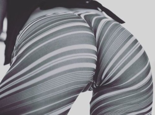 Adult dates with Sarah (23 years old) >