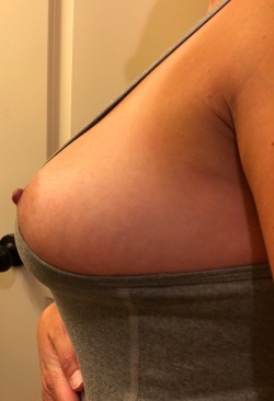 naughtyfunhw:  naughtyfunhw:  Anybody up for some side boob? Let me know what you think!  #me