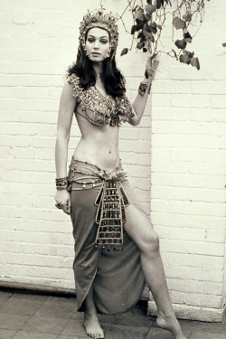 pinuptown:  jubal666:Valerie Leon