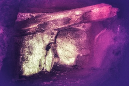 Barclodiad y Gawres Prehistoric Burial Chamber Interior and Exterior, Anglesey, North Wales, 21.7.18