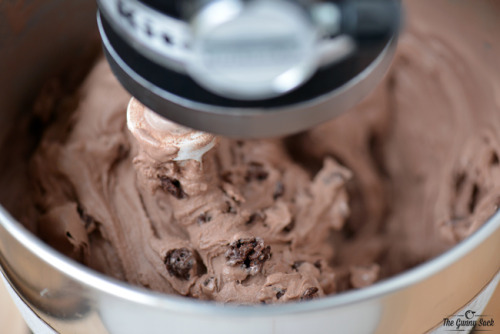 Porn photo foodffs:  Chocolate Crunch Ice Cream Cake